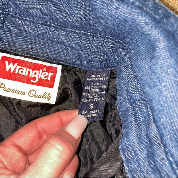 Wrangler Men’s Denim Trucker Jacket Blue Polyester Lined L Chambray Shacket - Picture 4 of 10